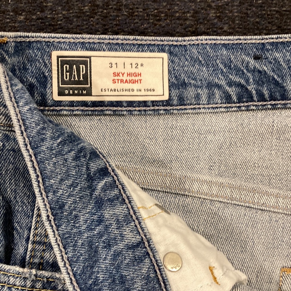 High Rise denim - Picture 2 of 4